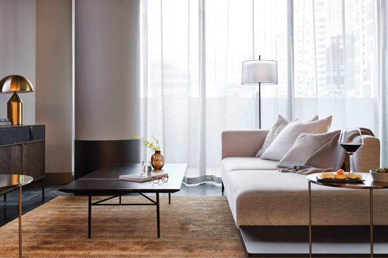 Melbourne Marriott Hotel Docklands Exteriér fotografie A living room in a private house