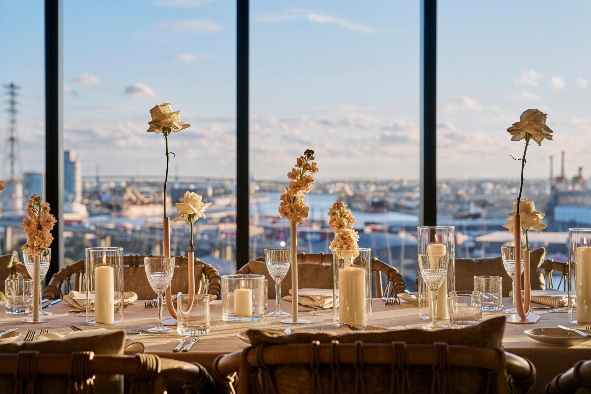 Melbourne Marriott Hotel Docklands Exteriér fotografie The view from the 360° Restaurant
